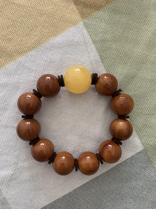 自玩3年铁核橄榄核正圆17 牛皮隔片 20乌料蜜蜡