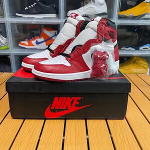 nike    aj1 15 款芝加哥 全新原盒 42 码