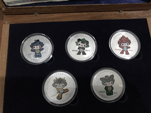 正版保真999纯银精制,2008年五款福娃彩色银币,非常漂亮