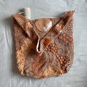 怪兽匣子泰国卡萨隆刺子绣挎包