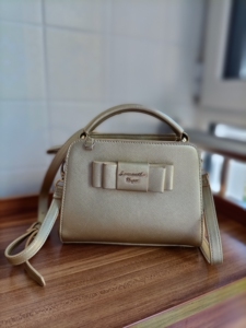 萨曼莎·撒乌萨samantha thavasa包包,七成新