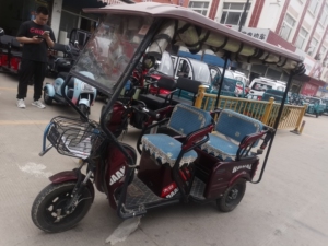 大安罗纳多老年休闲代步车八成新,刚换的32电瓶跑一百多公里