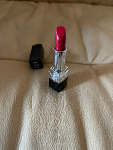 朋友送的全新迪奥克莉丝汀烈焰蓝金唇膏999号