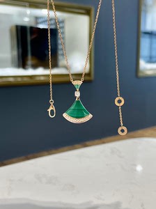 bvlgari宝格丽 diva大号孔雀石绿扇子项链小裙子