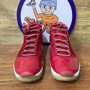 aj11红白42.5码 橙色如图 鞋头划痕 鞋底正常氧化 鞋