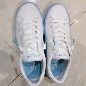 斯凯奇蓝底白色板鞋运动鞋,36码,全新,未穿过,移动公司员工