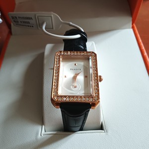 翡拉蒂女士亮钻手表60,全新带包装盒,原价9800,公司活动奖