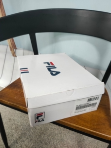 斐乐fila 网红小白鞋 鞋盒  韩国济州岛专卖店购回,只是