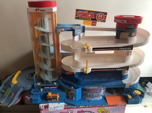 000人付款淘宝tomy多美卡超级变形汽车大楼停车