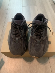 yezzy700 椰子700 黑生胶 37.5码,鞋子偏小