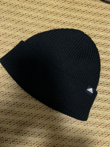 阿迪达斯帽子冬天