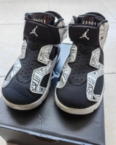 nikeaj6黑白熊猫爆裂纹婴童款,实体店入