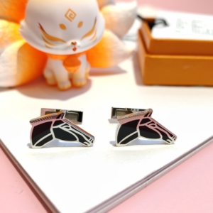 hermes爱马仕  袖扣/袖钉  新款黑色珐琅马头银色袖扣