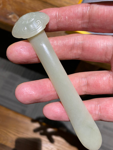 清代玉簪子.如意云纹头簪.和田玉质,偏青色.玉质细腻熟润.包