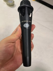 bluee300麦克风,实拍图,9新.无拆无修无暗病.需要的