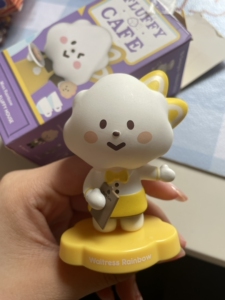 云朵妹妹盲盒泡泡玛特