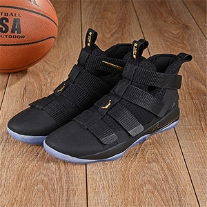 詹姆斯士兵11代篮球鞋高帮白金钢铁士兵15代毒包装耐磨防滑黑