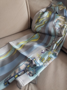 全新 凯喜雅 经纶堂 丝巾 100%真丝桑蚕丝 素绉缎手工精