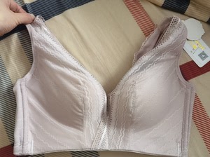 夫兰茜塑形内衣 70b 全新未穿 吊牌在 生完宝宝穿不上了