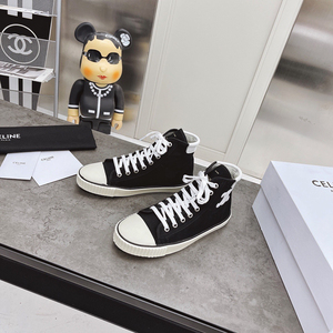 塞琳celine 帆布鞋 全新37样吧 黑 白各一对 特价处