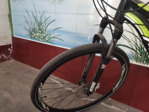 美利达兰博970山地车一台,买的时候新车5000多