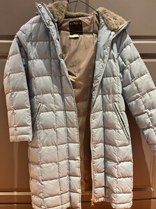 ochirly欧时力羽绒服,帽子是真兔毛.干洗过,很新,只是