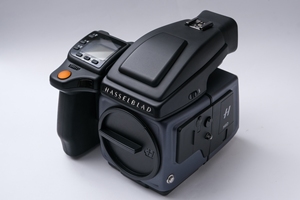 哈苏h6d100c 加 4支镜头和一个移轴接座,当年买入四十