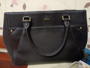 最爱夕阳09淘宝bonia 波尼亚女包,买来668元,背过几次,现出售0人