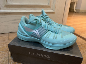 李宁赞助 球员版 郭艾伦  闪击1 薄荷绿 45 成色如图