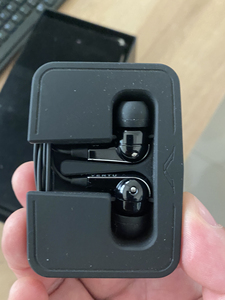 全新 vertu 威图耳机,闲置转让!不还价,不包邮