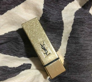 ysl圣罗兰52号口红星辰