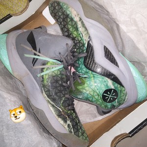 李宁队尚4绿巫毒篮球鞋,43码黄金码,有穿过痕迹,支持虎扑鉴
