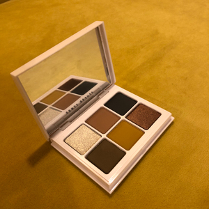 fenty beauty蕾哈娜率性大师百变眼影盘便携百变fb