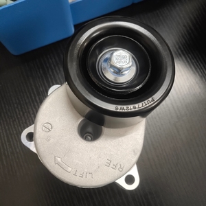 本田05–08款奥德赛rb1 2.4皮带调整轮 涨紧轮张紧器