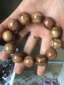 贵州花梨 细叶香 紫柚木 清香木 虎斑檀 紫油木 名太多,水