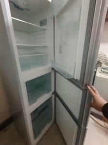 闲置海尔3开门冰箱，206升，有需要的联系我