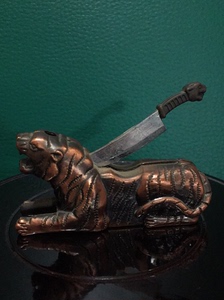 包青天玩具,虎头铡打火机,金属的,很少见,喜欢的来,所见所得