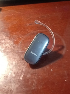 诺基亚蓝牙耳机,用过2次,功能正常