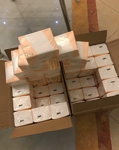 902人付款淘宝处理50箱丽邦品牌抽纸,一包400张的