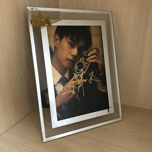 胡一天亲笔签名