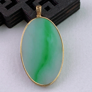 天然翡翠18k金镶嵌飘阳绿白底青无事牌吊坠缅甸a货正品4.05g