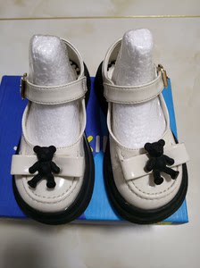 纯皮女童公主鞋  27码  东飞儿童189买的  穿了两次，