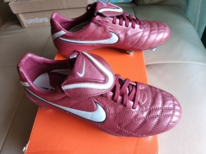 耐克传奇3足球鞋