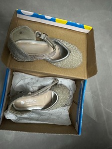 爱沙水晶女童凉鞋，29码，码数标准。