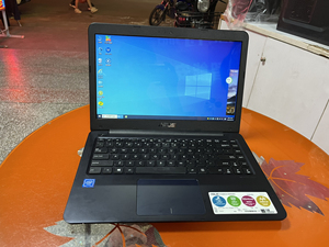 95新华硕e402na,处理器英特尔 四核赛扬n3450,4