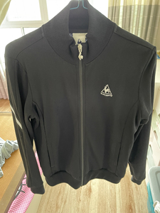 乐卡克女式运动服套装  m码.一套便宜出.可议价.