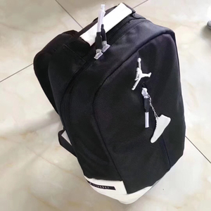 aj11康扣熊猫双肩包黑白两色,又是一款大爆款书包,出门旅游