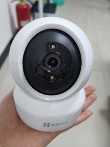 萤石监控xp1,1080p,带32g内存卡,360度旋转,可