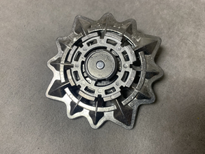奥迪双钻全金属陀螺奥迪双钻战斗王陀螺自己组装的一个重量十足奥