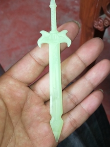 虹猫蓝兔七侠传,玩具奔雷剑,品相如图完整漂亮.二手商品如图一